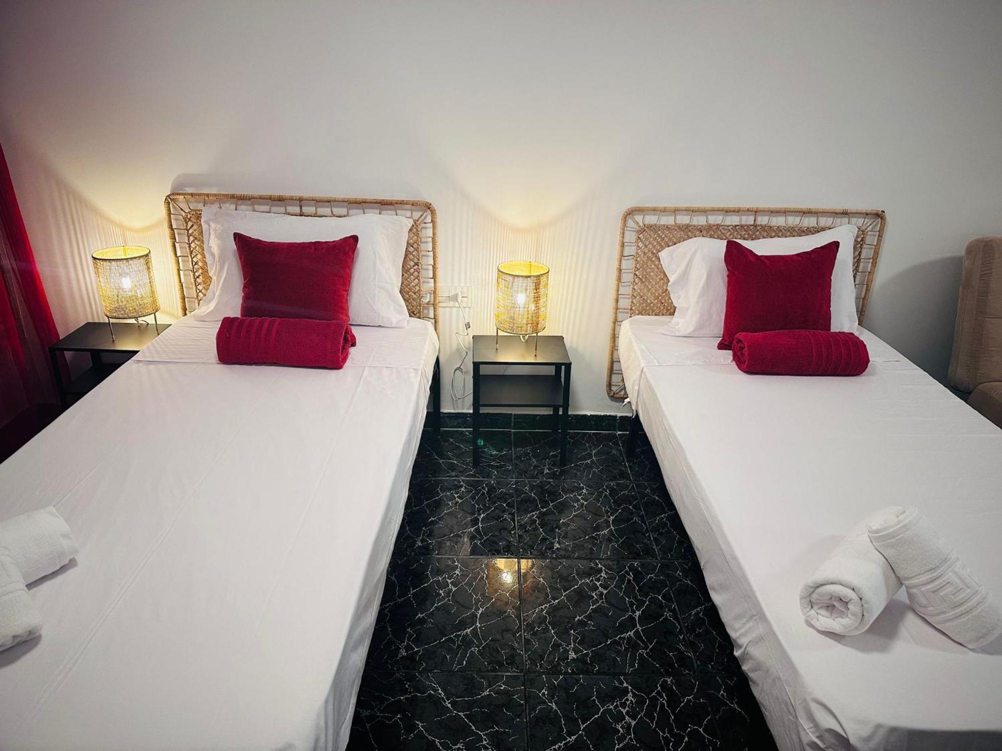 Cozy 2-Bed & Sofa-Bed Studio In Los Cristianos Los Cristianos  Exterior photo