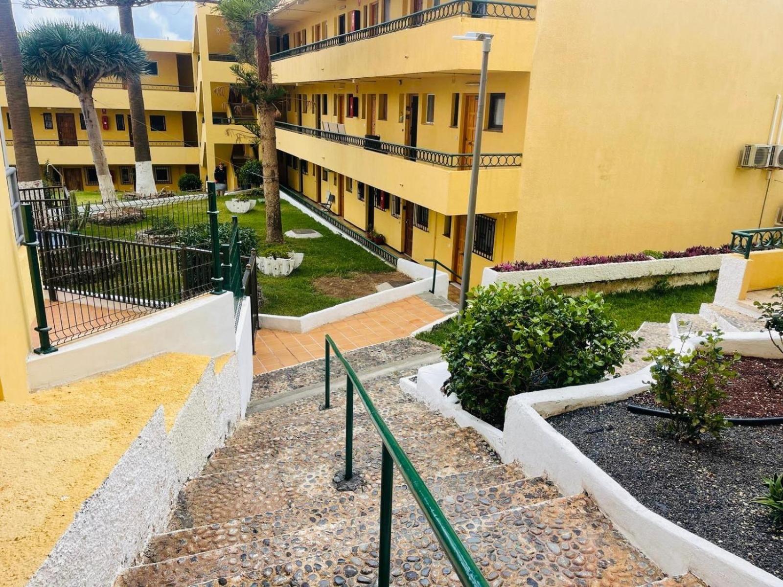 Cozy 2-Bed & Sofa-Bed Studio In Los Cristianos Los Cristianos  Exterior photo